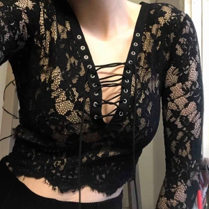  - Spetströja i storlek S, sitter väldigt tajt så passar bäst om man ligger runt xs/s och inte s/m. Pris inkl frakt