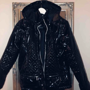  - Regnjacka, helt oanvänd! 