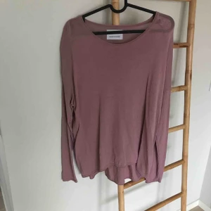  - Samsoe tröja Modell Kelly o neck  NWOT ny utan lapp Då den inte kommer till användning här får den flytta vidare Frakt tillkommer 