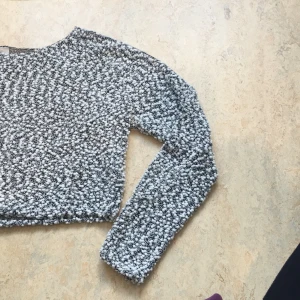  - Super fluffig och kort tröja🌟 Använt bara en gång