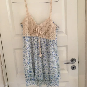  - Söt sommarklänning. Aldrig använd