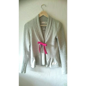  - Grå oddmolly kofta  Inköpspris 1600kr   🌸pris kan diskuteras 🌸  