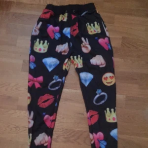  - Helt nya mjukisar med emojis på😍💎💘💍👑👊🏼✌🏼