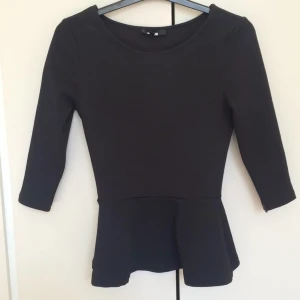  - Snygg party/ vardagströja från Bikbok, helt oanvänd 🙋🏻