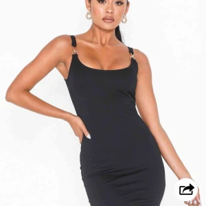  - Storlek M men väldigt tight så passar bättre på en S. Endast provad. Kan fraktas eller hämtas i Karlstad 