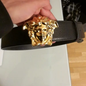  - Nyköpt Versacebälte från Zalando, använd 2 tillfällen. Strl 100 