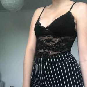  - En superfin spets-body ifrån BikBok, använd några få gånger eftersom att den är lite för liten för mig 💕