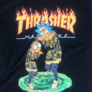  - ✨Thrasher t-shirt med Rick och Morty tryck på, aldrig använd (kopia) (frakt tillkommer) ✨