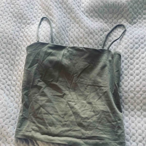  - Linne i camofärg, aldrig använt 