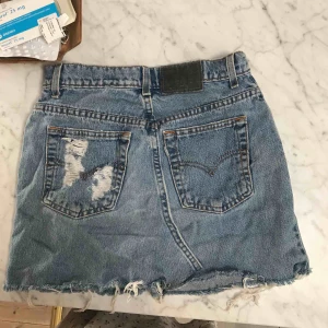  - Vintage Levis kjol från LA, passar en S eller mindre M