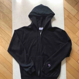  - Black womens champion zip up hoodie. Size Small. Very soft and cosy :) Pick up on Söder or shipping is extra 