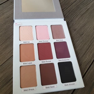  - Ögonskuggspalette från The Balm. Meet Matt(e) Trimony. Endast öppnad förpackning. Oanvänd. 