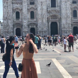  - Topp från NAKD. Sitter SMÄCK men säljer för har för många liknande! Använd en gång och det är på bilden. 