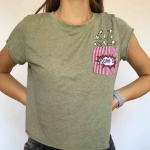  - Simpel snygg T-shirt! Sparsamt använd 