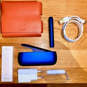  - säljer den senaste modellen IQOS 3 Duo  Som syns på annonsbilaga, skicket är  sprillans ny. Använd 3 gånger dvs 3 gånger bara.  Alla tillbehör medföljer + en brun IQOS original läder fodral för ett oerhört lågt pris.  800kr