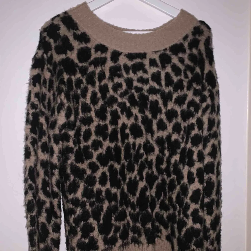 Köpt för 1000kr Jättemysig Leopard tröja. Tröjor & Koftor.