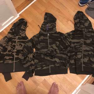 Tre militärhoodies oanvända 3 olika storlekar 150 kr st eller 300 för alla, köparen betalar frakt 