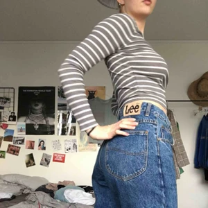  - Croppad magtröja från hollister! Perfekt att ha under t-shirts eller bara som den är! 