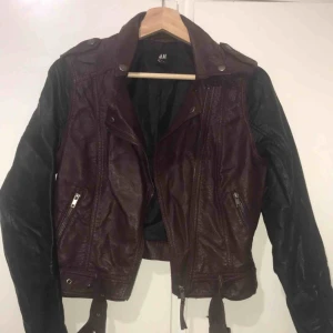  - Skinnjacka knappt använd 