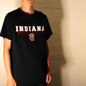 En fin t-shirt från Indiana university i väldigt bra kvalité 