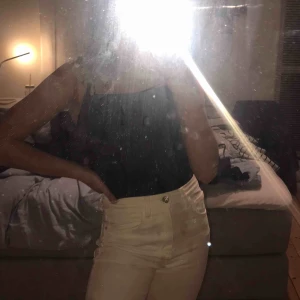  - Glittrig body från hm 😝 Oanvänd 😘 köparen står för frakt💫