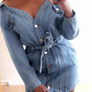  - jeans klänning i strl S 