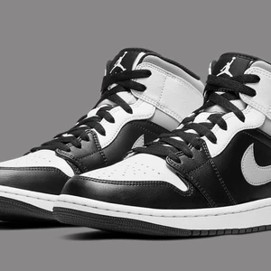 Jordan 1 Mid  - Storlek 44,5. Helt nya! Kvitto osv finns! 