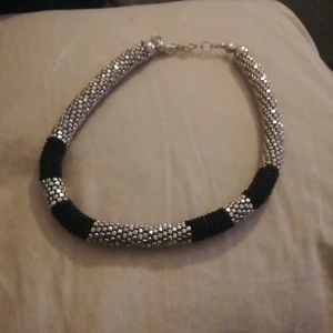 Halsband  - Halsband från JC, använt 2 gånger. 