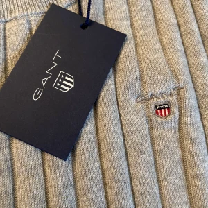 Gant stickad tröja - säljer en oanvänd Gant tröja med prislappen kvar🐘 frakten ingår i priset!!!