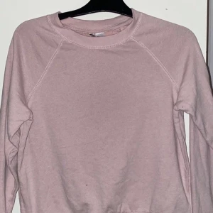 Tröja  - En smuts rosa jätte fin tröja 