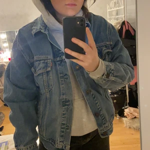 Jeans jacka - Jeans jacka ifrån Levis, frakt tillkommer! Over size