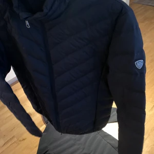 Emporio Armani jacka - Emporio Armani jacka: normal pris 1895kr, mitt  pris 500kr Storlek S