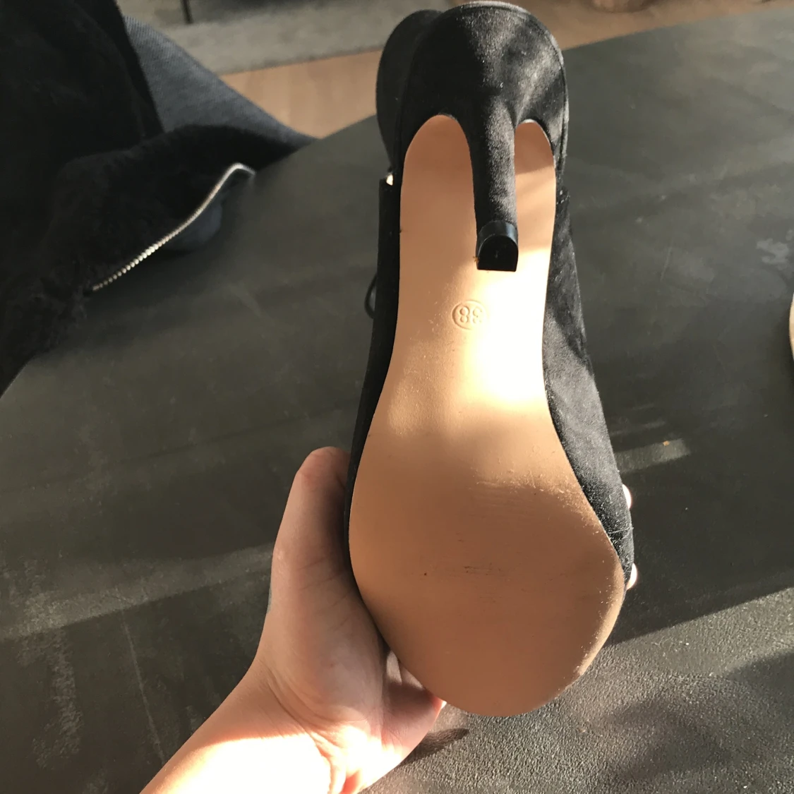 Svarta klackskor öppen tå - 91