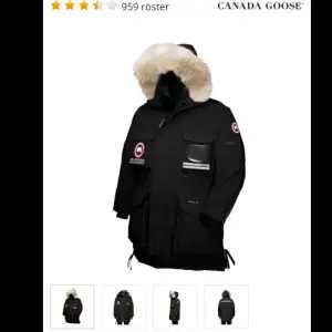 Parkas jacka från Canada Goose. Den är i prima skick och klarar all kyla men går också att använda nu. Storlek S, men jackan är stor i modellen (passar L) så den passar också större personer. Säljs ny för 10-15k Finns på Södermalm.