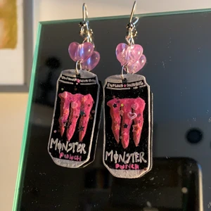 monster-örhängen - aldrig använda! betalning sker via swish🍉