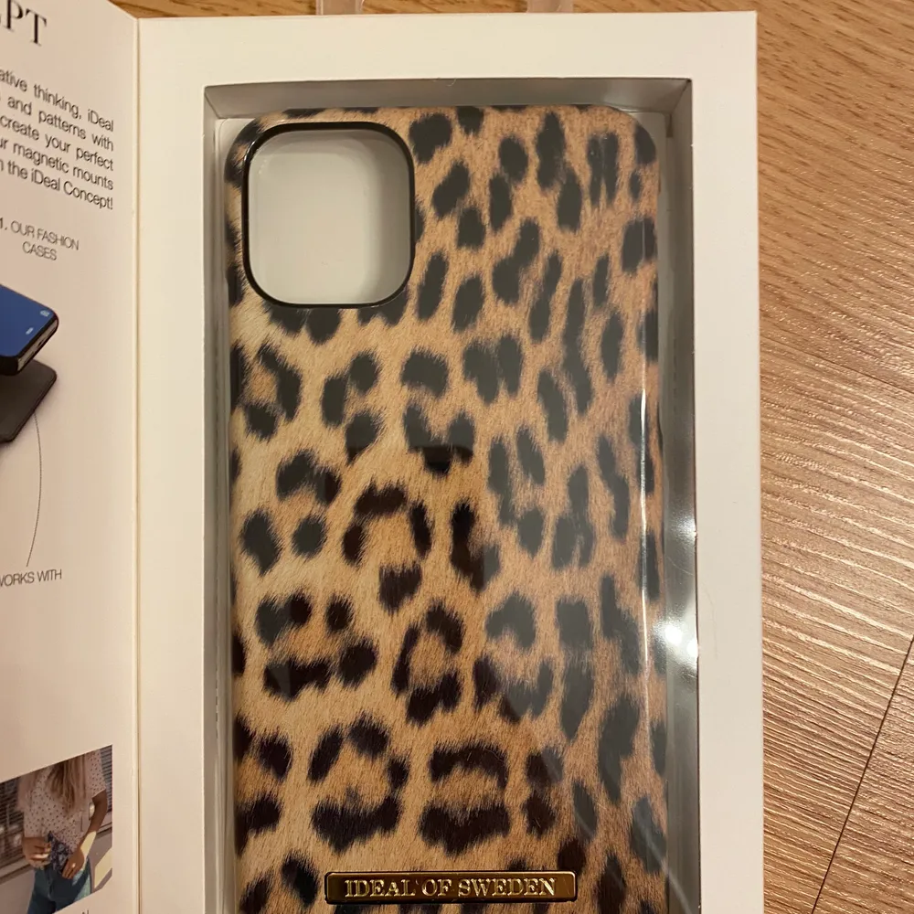 Leopard skal i nyskick från ideal of Sweden passar iPhone 11 PRO Max, kan mötas upp i Malmö men även fraktas, köparen står då för frakten!😊. Accessoarer.