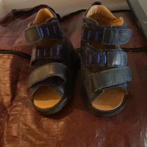 Sandal 1-2 år 50kr - Sandal 1-2 år 50kr