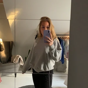 Grå swetshirt  - Säljer en vanlig grå swetshirt från Cubus i storlek S. 💓💓