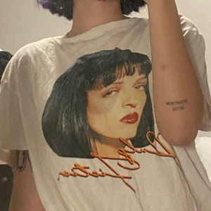 t-shirt - ✨mia wallace✨ t-shirt, svinsnygg. köpare betalar frakt