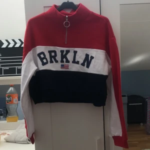 Tröja - Tröja från Hm. Prislapp kvar. Aldrig använd. Kan skicka, köpare står för frakten.