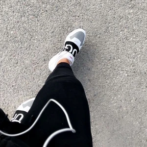 Skor - Säljer mina Hugo Boss skor, lite förstora för mig, Köparen står för frakt! Nypris 1999kr 🦋 DM för mer bilder ! Spårbart kostar mer! 