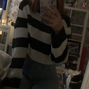 Fin stickad tröja - Super fin stickad tröja, har ingen användning av denna längre så säljer den. Jätteskön! (Bra skick) 