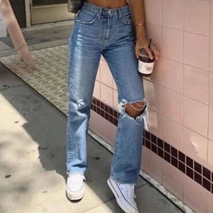 Blåa jeans  - Söker dessa jeans till så bra pris som möjligt  eller liknande i storlek s 