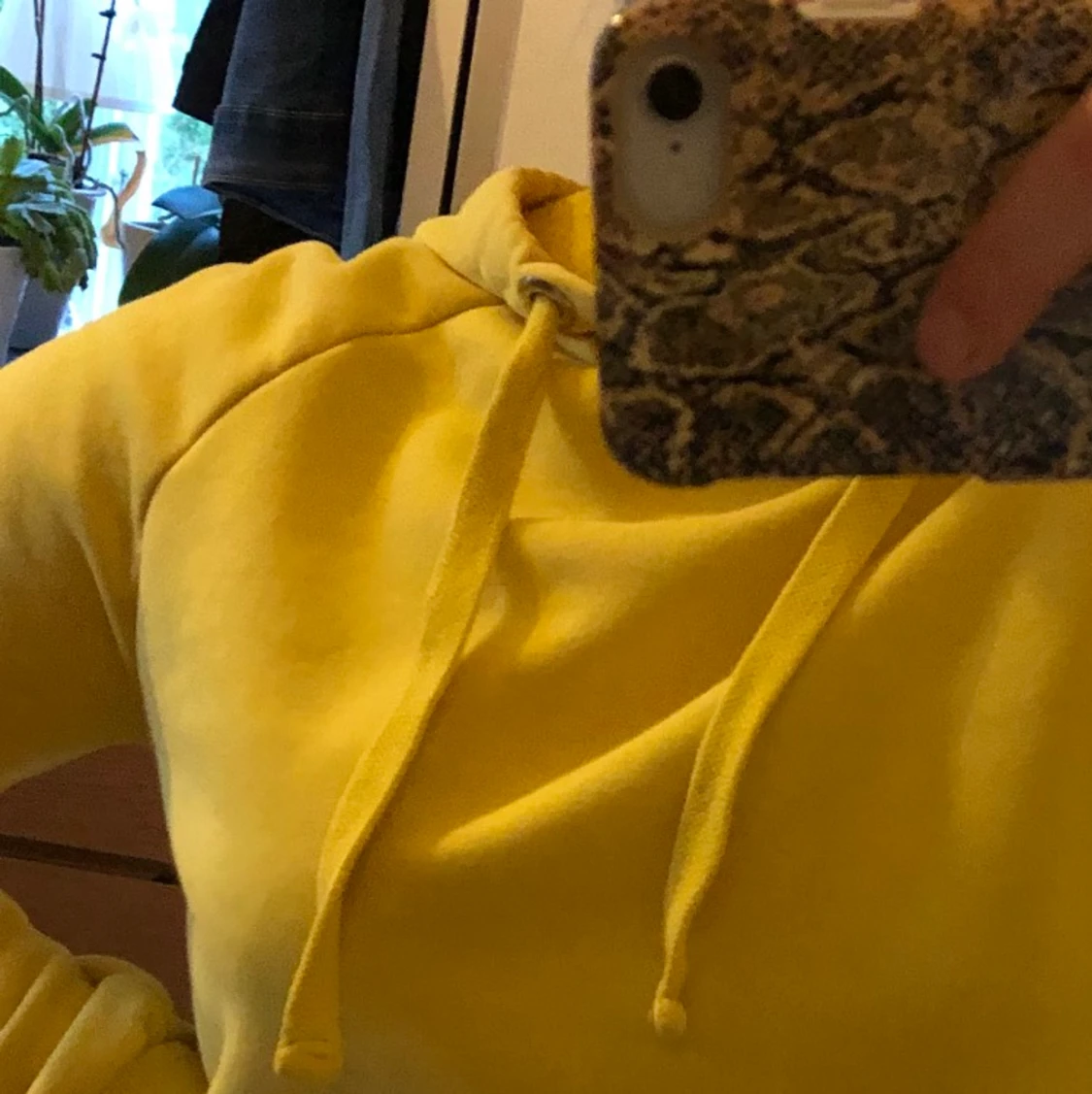 Gul Cubus hoodie  - 90