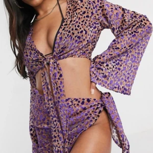 Asos beach-set - Jätte fint set från boohoo. Köpte för att använda en gång, så därför säljer jag det nu.