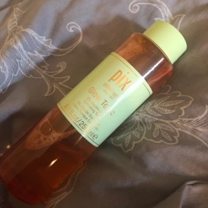 Pixi glow tonic - Pixi glow tonic 250 ml. Använd en del men passa inte riktigt min hy. Nypris ca 300 kr. Säljer för 160 inklusive frakt 💓