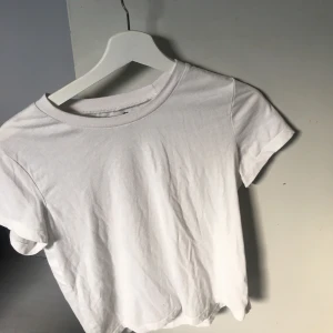 Bikbok T-shirt  - Fint skick men har flera stycken 