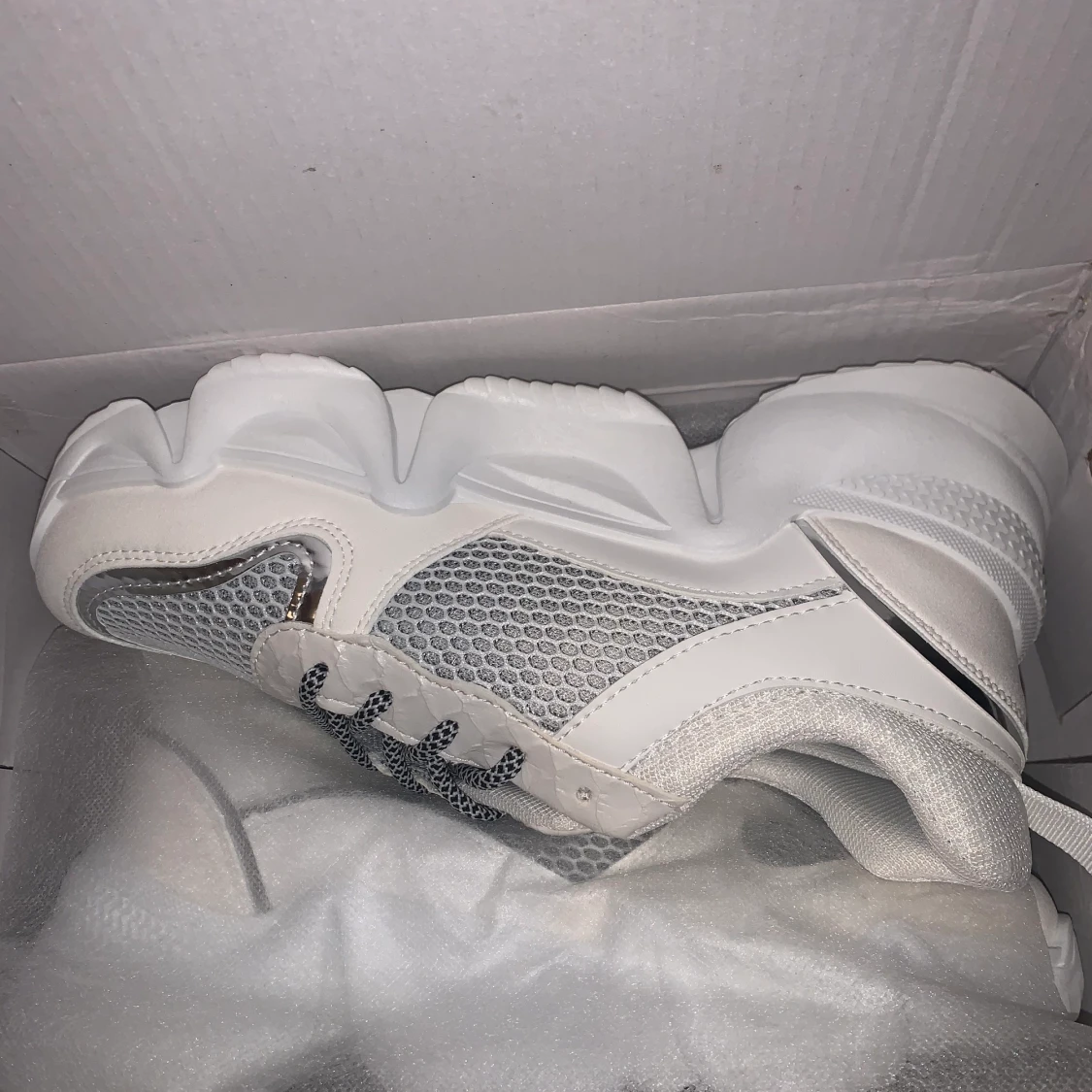 Sneakers skor stlk 40  - 91