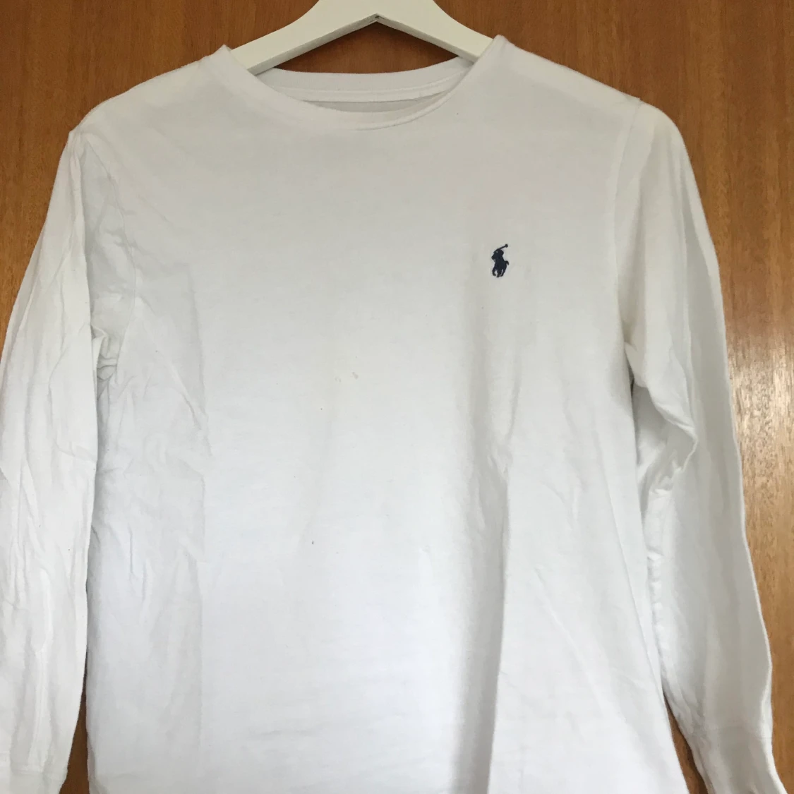 Vit polo sweatshirt/långärmad 