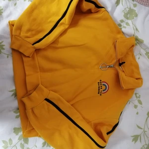 H&m popper size S - Gullig tröja från h&m, gul